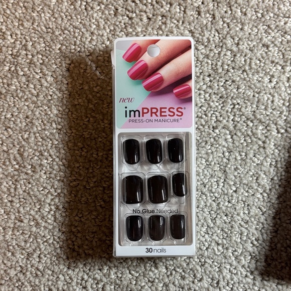 Assorted Press-On Nails - Picture 2 of 5